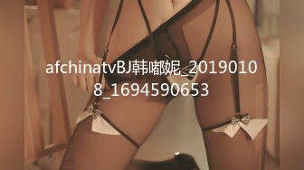 最新2024无水首发福利！推特极品浪女【TJ淫妻笑笑】性福生活，喜欢绿露出3P玩的开放被单男操的声嘶力竭浪叫 (8)