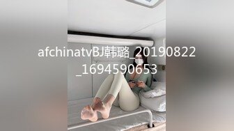 商场白色隔板女厕全景偷拍多位年轻少妇的极品美鲍6 (1)