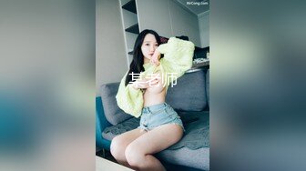 窗外偷拍居家躶體洗漱的美女,閑得沒事捏奶頭玩不是挑逗人嗎