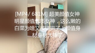 兄弟3P人妻苗条姐姐聊天吃饭两小伙前后夹击配合默契