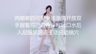 老婆在直播老公在旁边看