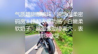 一脸风韵掩饰不了的女人味阿姨，没男人的日子也要想办法解决性需求，白天待闺中紫薇骚穴 呻吟娇喘！